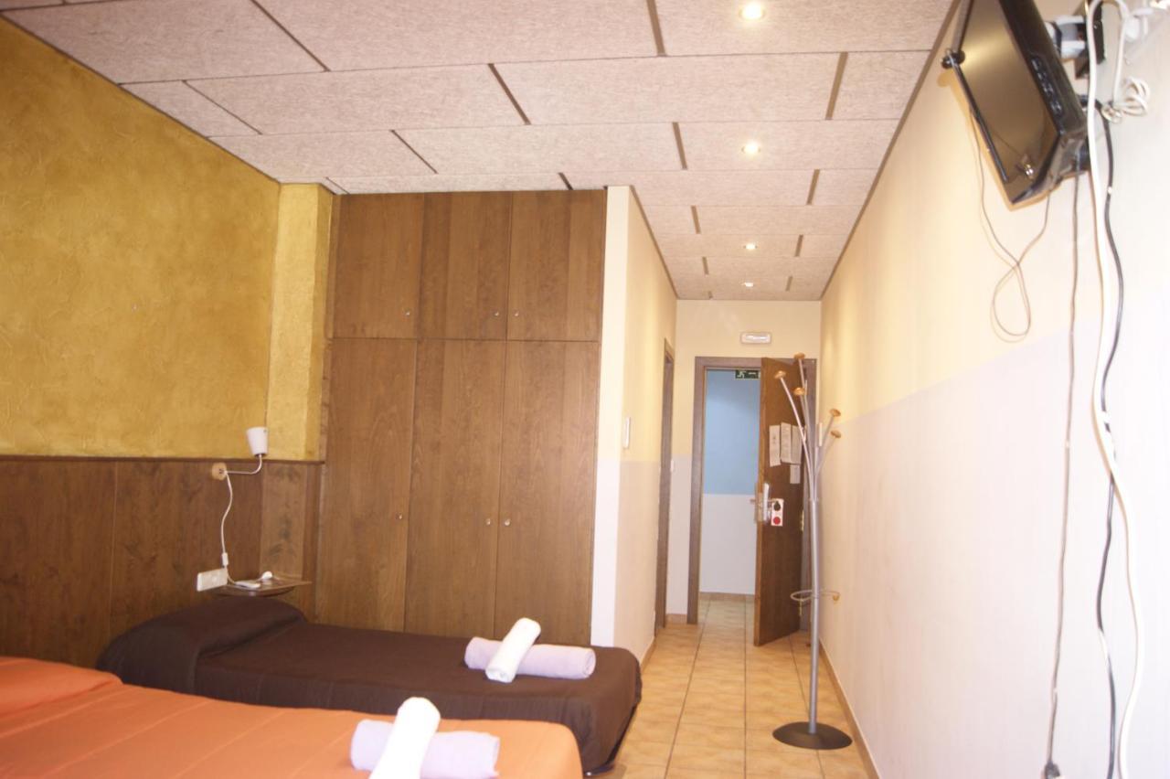 Hotel Familiar Baga Exterior photo